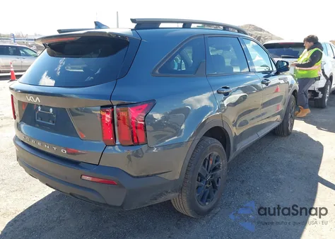 2022 Kia Sorento X-Line S z USA, uszkodzony, nr VIN 5XYRLDLC6NG124271